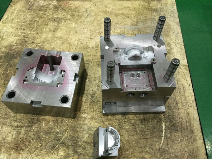 Injection mold